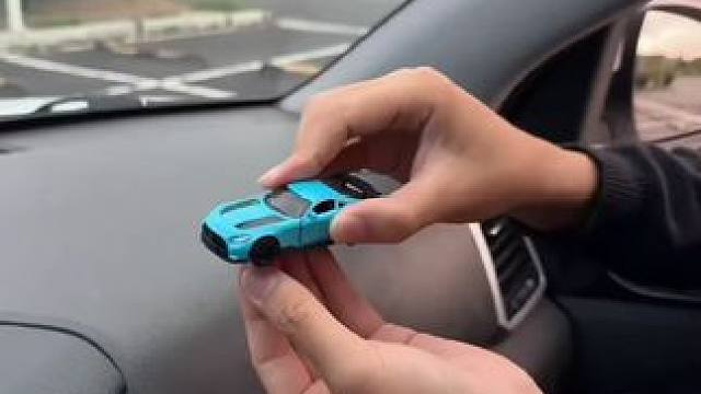 哇趣，摆车上还能漂移，太酷了~ #玩个很新的东西