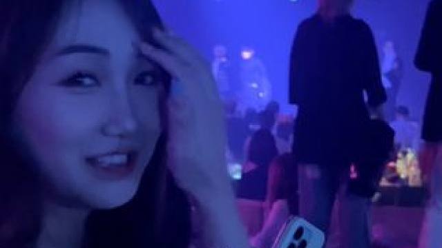 虚假的美人计：嗨美女 一个人吗
真正的美人计：喂喂喂，你怎么还和上学的时候一样呆呆的#青春 #白月光