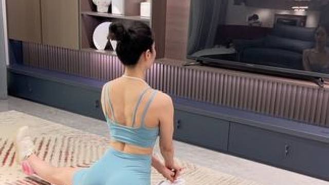 #劈叉# 一字马练习方法，每天坚持✊10分钟，没有完不成的一字马