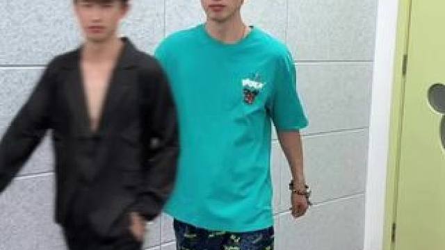 哪套衣服最好看？ #我要上热们 #走路换装 #移形换影