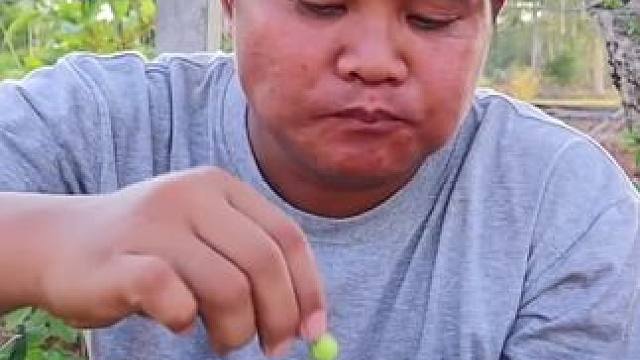 迷你迷你小苦瓜木瓜丝拌小海鲜鲜米粉 #泰国大叔#泰国美食#泰国海鲜#内容启发搜索 #种草激励计划