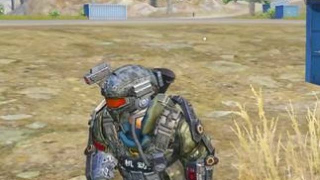 得亏转了小眼睛！卧底险遭跟踪！ #和平精英暴富空投节 #地铁逃生鼠鼠行为图鉴 #地铁逃生周年版本 #