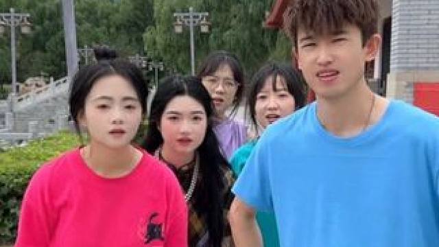 讨厌谁就跑远，哈哈野兔完了 #办公室日常 #真会玩系列