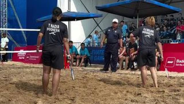 这下你可以鱼跃了#沙滩羽毛球#打羽毛球#享受羽毛球带来的快乐