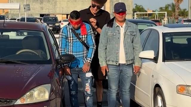 5万比索赌运气！陌生人换车大挑战，谁赚谁亏？ 5万比索赌运气！陌生人换车大挑战，谁赚谁亏？#街头挑战