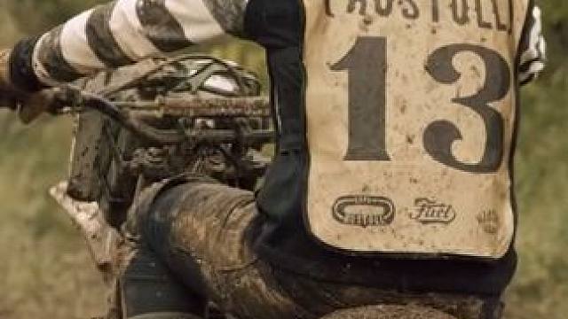 男人的泥巴似乎可以从小玩到大
#机车佬 #泥巴佬 #复古机车 #越野机车 #机车改装