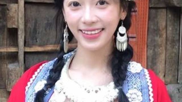 柳下闻瑶琴 起舞弄清影 #民族服饰 #转场 #变装 #少数民族