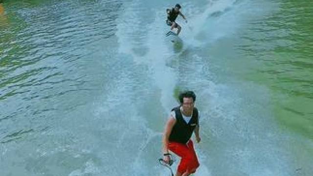 时间过得真快啊，转眼间已立秋#遇龙河冲浪 #桂林山水 #动力冲浪板 #不玩水的夏天是不完整的