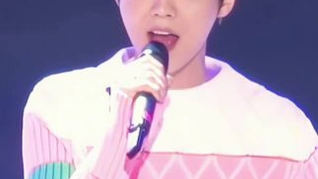 鹿晗当年这妆造，以为是素人参加快男海选！ #鹿晗#我们的明天#现场版live#鹿晗season4亚洲