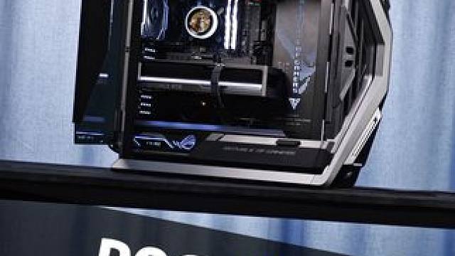 第一视角装机 普普通通顶配素颜RTX5090 ROG创世神! #电脑  #装机 #ROG创世神 #电