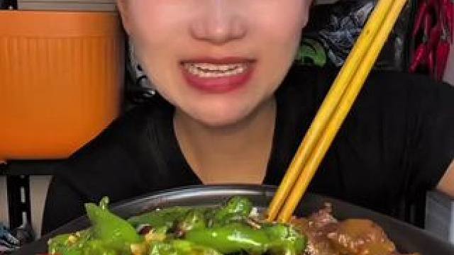 #美食教程 #虎皮辣椒 #家常菜 #四川腊肉