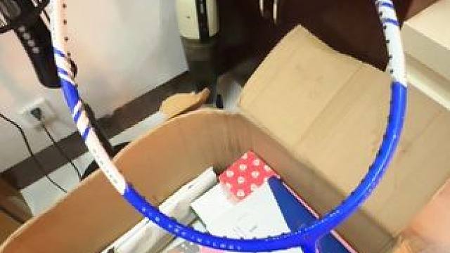 有羽球人认识这个球拍是啥牌子的吗？急要！#羽毛球拍 #第一支羽毛球拍