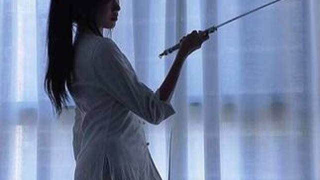 “不服就来比试比试 如何？”  #舞剑 #古风