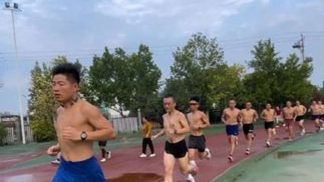 高估自己啦，破9没能容易。#马拉松训练 #这大概就是青春的样子