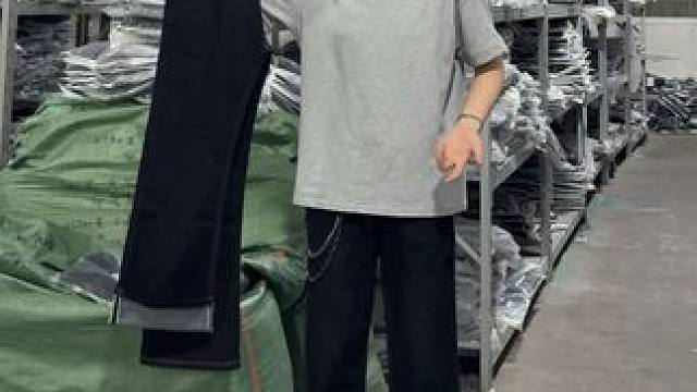 不褪色的517高弹微喇原牛 偏瘦的哥们快看看#原牛  #百搭神裤  #小个子穿搭 #原牛 #原牛脱浆