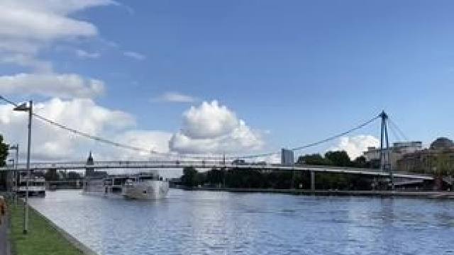 现在很多人寄希望于通过健身来改变自己的生活，提高自己的颜值。这股热潮也给一众健身房带来了莫名的热度和