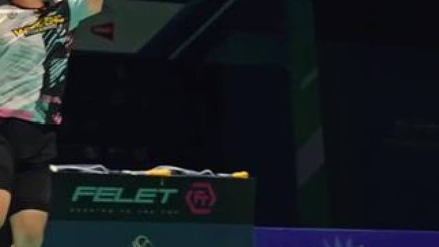 哪个比较帅#羽毛球 #跳杀#杀球慢动作