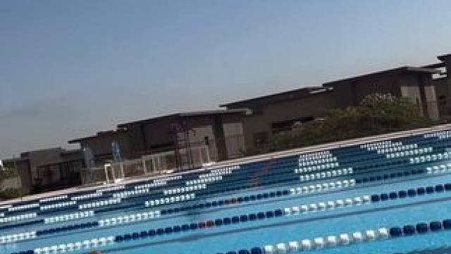 沉浸式感受自由泳的丝滑走水，你能看出几次打腿动作吗？ #挑战自己突破自己  #爱游泳 #游泳 #自由