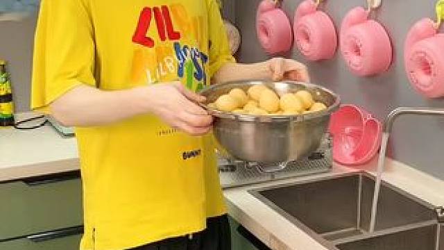 蜗牛自动清洗篮 有了它，以后洗水果可就太方便了，自动洗干净还能自动沥水，#沥水篮  #厨房好物  #