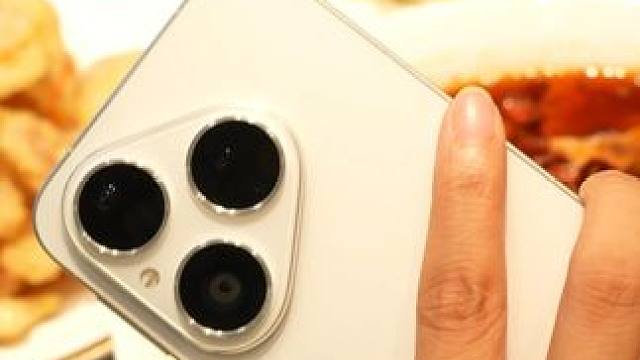 这样精致的小直板谁能不爱呢~~ #Pura80 #拍照神器 #美食不可辜负 #华为手机