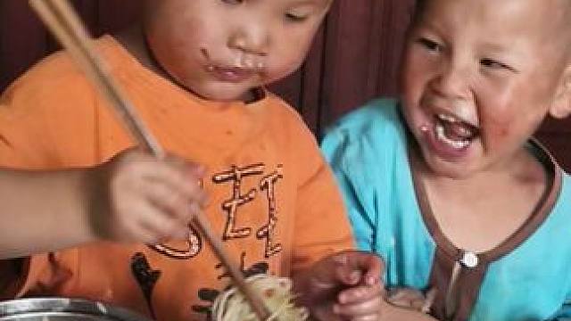 今天炒了好几个菜吃。#农村娃