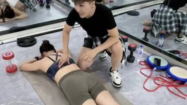 世界上最好的医生
第一个运动
第二个阳光
第三个睡觉
第四个想得开
第五个吃饭慢
第六个快乐
第七个