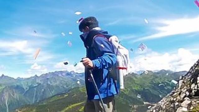 匆匆两三年，抬头又是一个秋 总以为时间很慢，今天就立秋了。什么叫来日方长，抬头已是秋，方觉岁月太匆匆