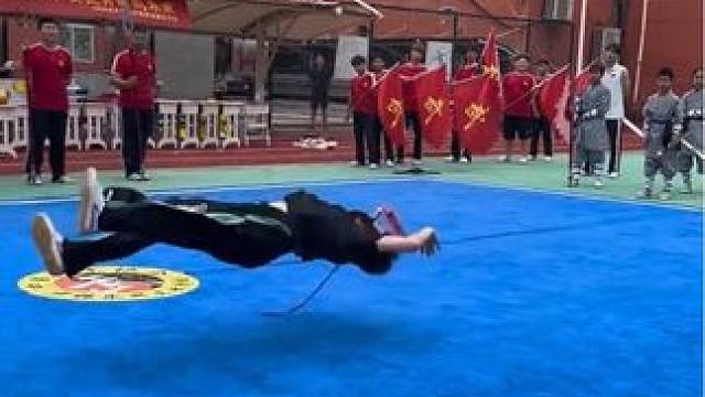 武术老师表演醉剑，一套动作行云流水，震惊所有家长和学生。 #武术#醉剑#传统文化 #习武改变人生