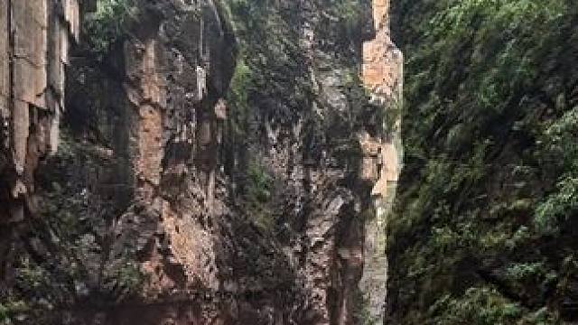 开车三个多小时，终于来到了花钱也不一定看到的震撼峡谷，南太行必打卡的里毛沟大峡谷，全程免费，直接导航