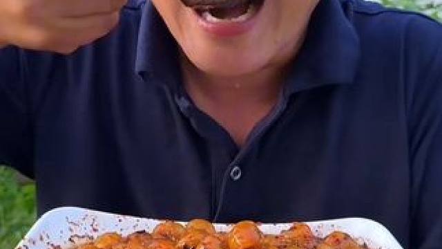 鲜辣️凉拌酸爽黄皮果肉 #泰国大叔#泰国美食#泰国水果#内容启发搜索 #种草激励计划