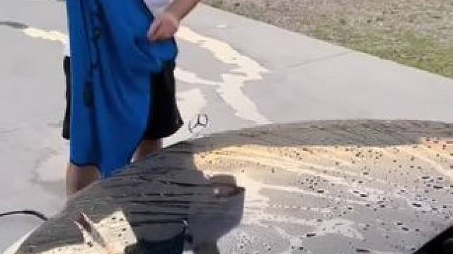 洗车必备这个擦车毛巾 一擦就干净还不留水痕 让你省事省力#汽车好物 #擦车毛巾