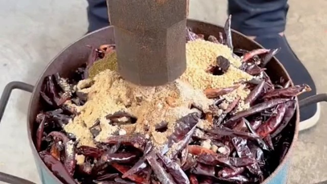 五斤干辣椒捣成十斤辣椒面？