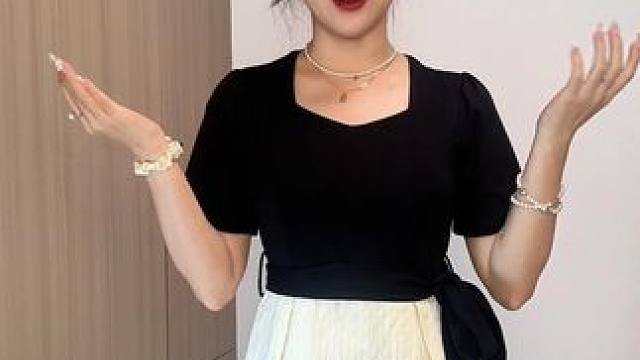 赫本风假两件连衣裙，很适合梨形苹果型身材的姐妹 #微胖穿搭 #显白显瘦穿搭 #赫本风连衣裙 #连衣裙