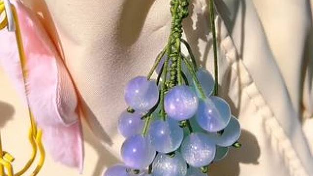 该怎么让好朋友刷到 然后偷偷挂在我的包包上呢~ #手工diy #葡萄 #青提 #挂件挂饰 #我又心动