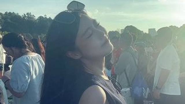 #贵阳 #银河左岸音乐节 #回春丹 #鲜花 #live现场 ..庆幸人类拥有文字，音乐还有爱  .