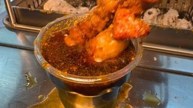 来徐州就为了这口烤肉蘸甜醋！ #徐州 #徐州美食 #烧烤 #甜醋