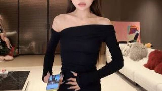 【心动约会日】2色～斜肩一字肩长袖T恤#有点上头 #遮肉显瘦 #好身材好气质 #我又心动了