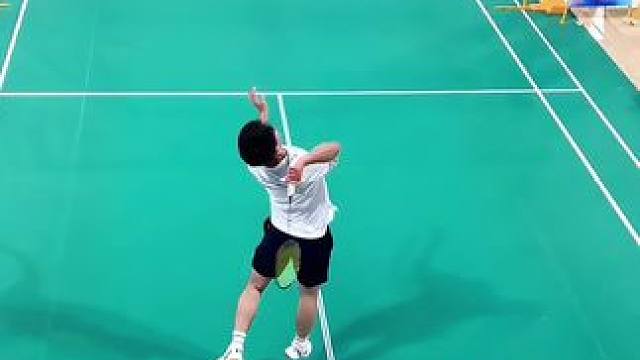 一个视频告诉你羽毛球平高球的重要性