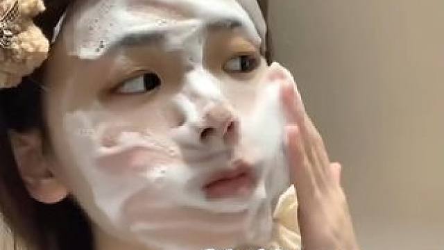 停止试错，嫩肤抄答案！直接用它，改善#出油  #大毛孔  ，让你脸蛋清爽细嫩！#buv小毛孔cp  