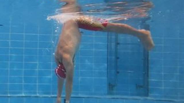 鸭式下潜｜翻船快速下潜找到逃生出口！ #防溺水 #翻船事故 #巴厘岛 #游泳 #下潜