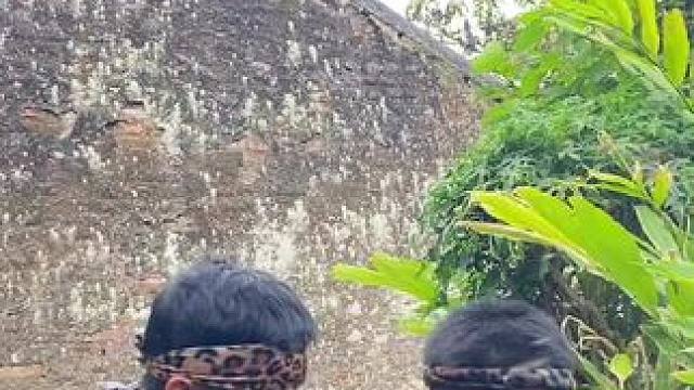 非洲嘟嘟 #原创视频 #外国人真会玩 #日常生活 #原始部落 #荒岛生存