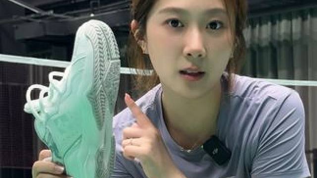 设计师的小巧思！设计感十足的羽毛球入门鞋#王小羽