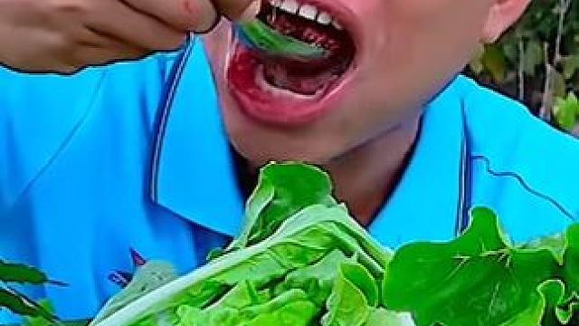 小圆蒜香米饭凉拌鲜牛肉 #美食 #户外美食 #泰国美食 #内容启发搜索