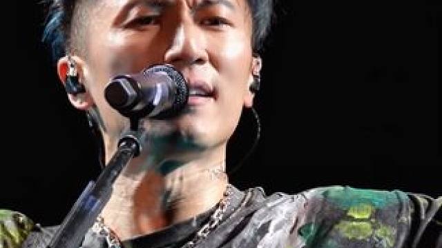 就是这个味道 他一开口我的青春就回来了#谢霆锋杭州演唱会