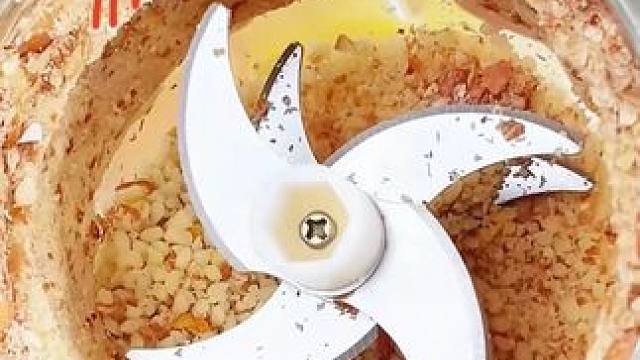 新款电动玻璃款料理器，动力是真的大！还升级八叶精钢刀，平时绞肉做辅食或者绞个葱姜蒜太方便啦#料理机 