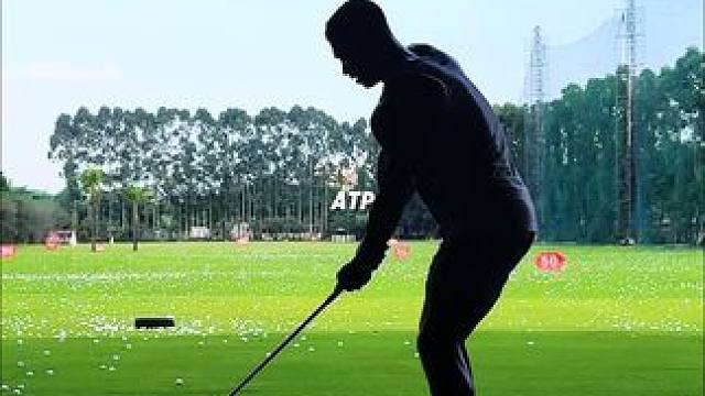 今年第一杆，
挥走烦恼，“杆”开得胜!
#如何提升运动表现 #高尔夫下场 #好好练