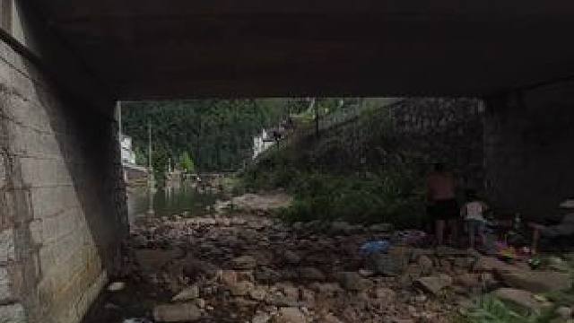 穿越机乡村老年飞#穿越机fpv #飞友日常 #山里的风景 #穿越机拍摄 #临安大鱼线