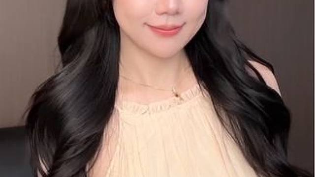 我挑护发精油真的有一手！ 这次给大家选的小粉珠不管是质地还是价格都超级优秀！
#卡诗 #卡诗秀发高光