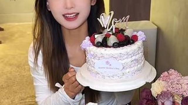 卖爆了！江博士团购赶紧囤！#江博士 #童鞋 #甜甜三分甜 注：指定特惠专区任选一双！鉴于商品款式较多