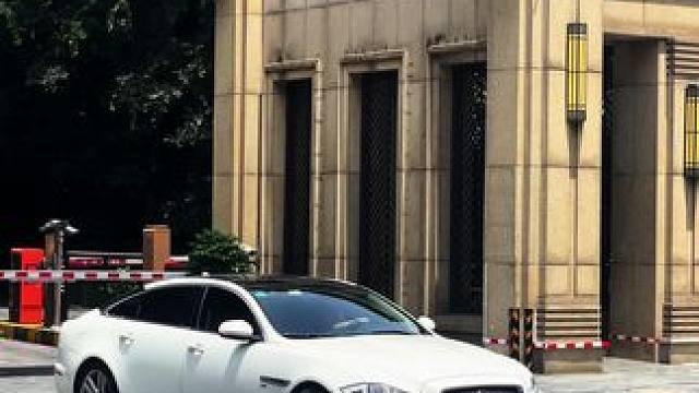 捷豹虽然没落了，但喜欢它的人还是很多#捷豹xjl #捷豹